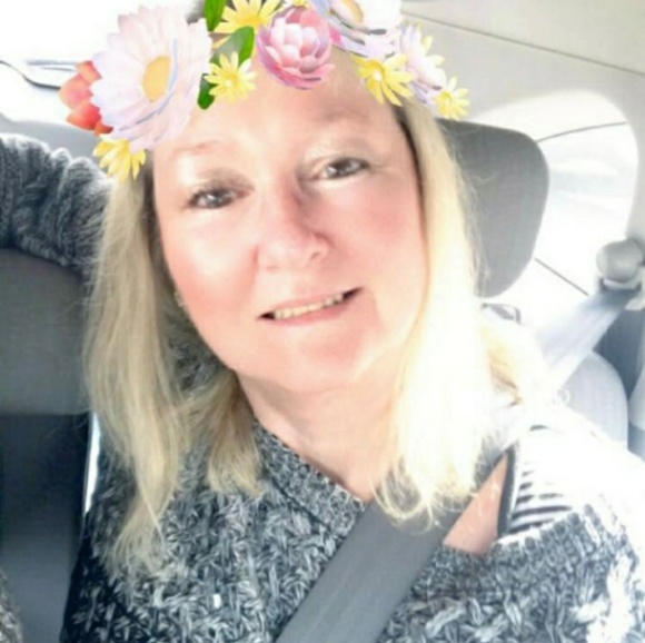 Meet your Posher, Annette - Picture 1 of 1